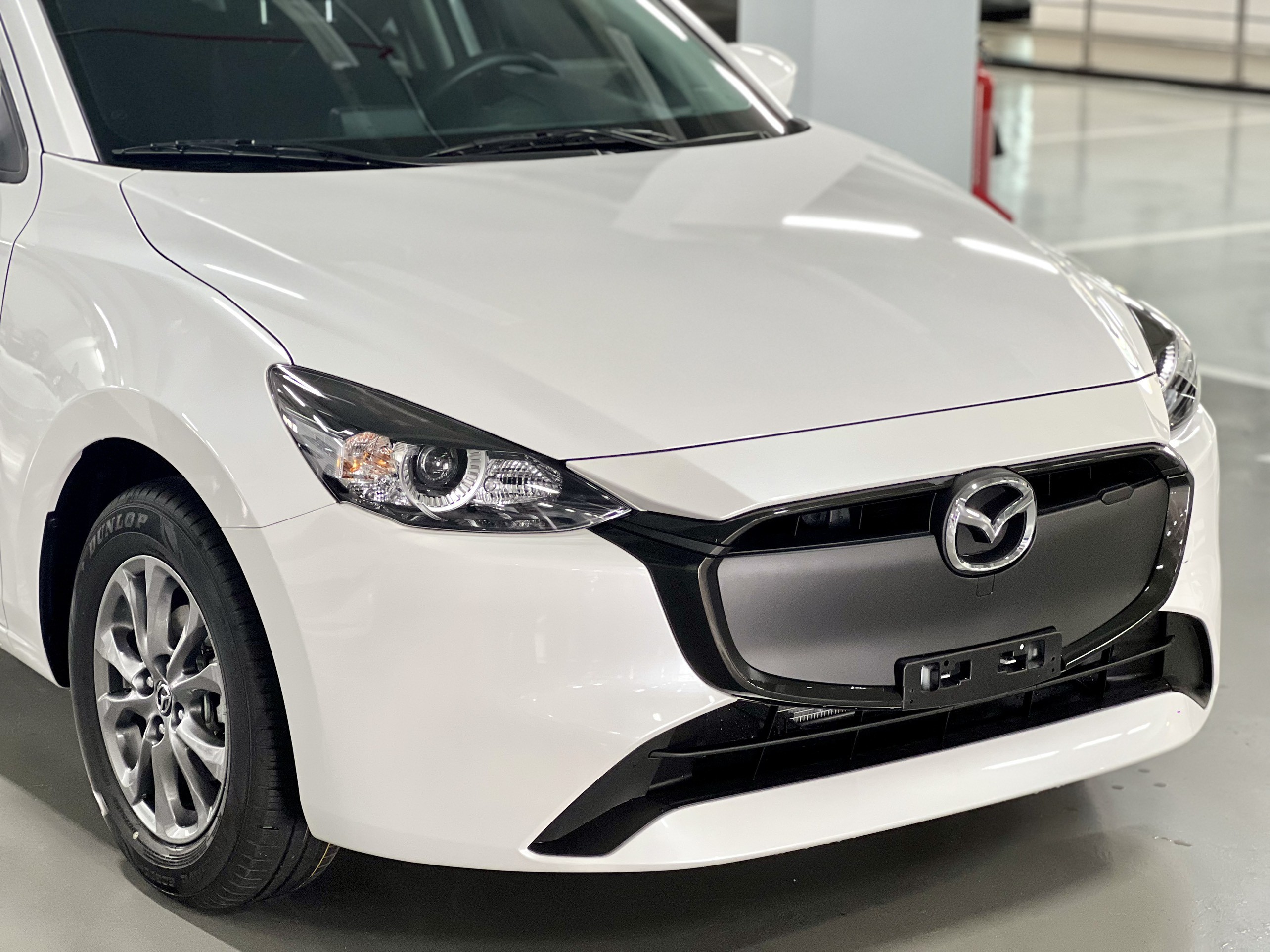 Bán xe New Mazda2 1.5L AT (E5) Trắng