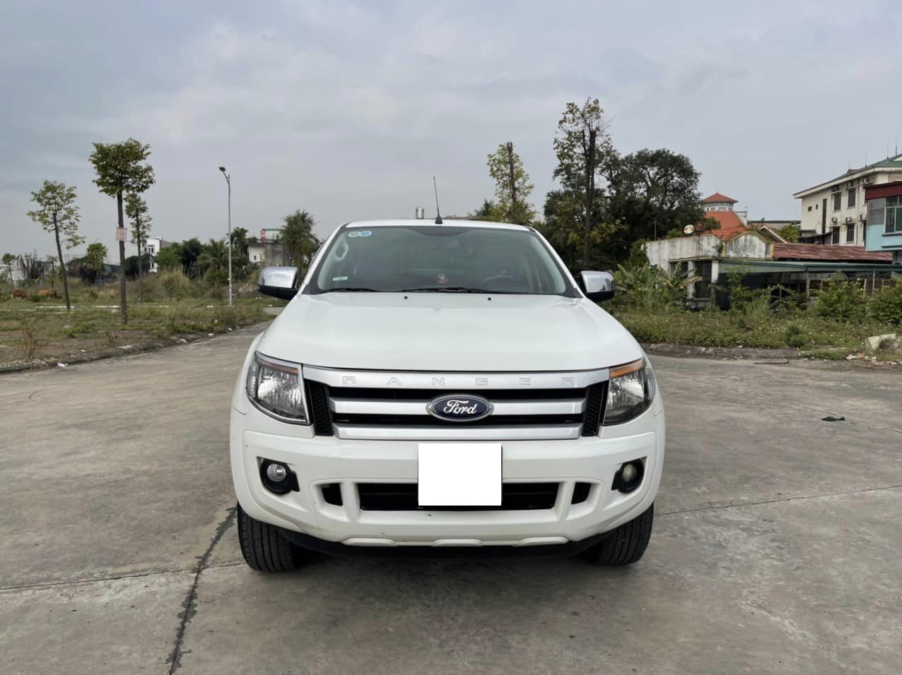 cần bán xe Ford Ranger 4x2 MT đời 2015