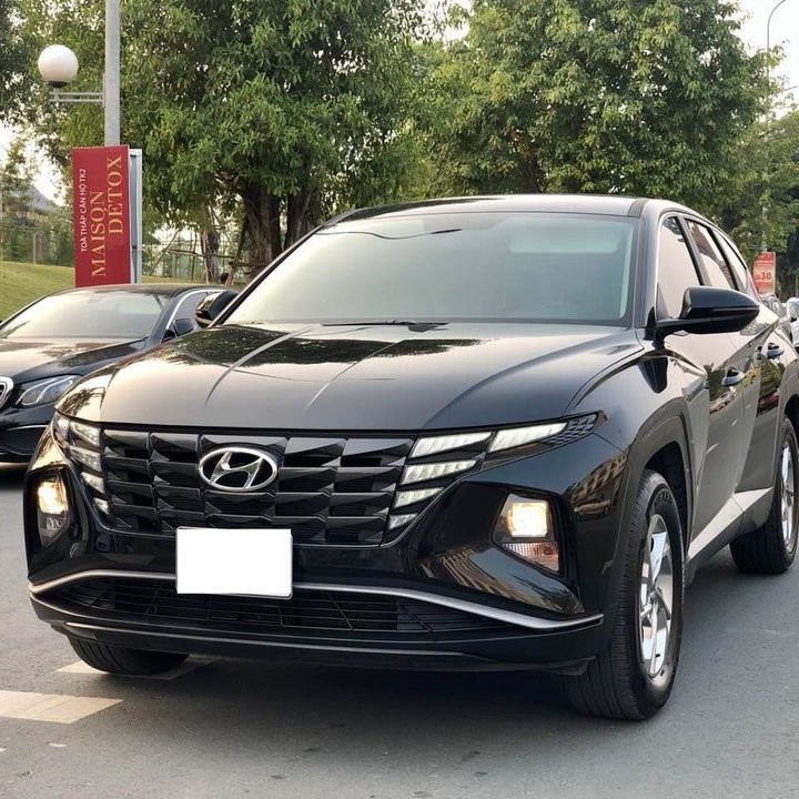 cần bán xe Hyundai Tucson đời 2022 màu đen