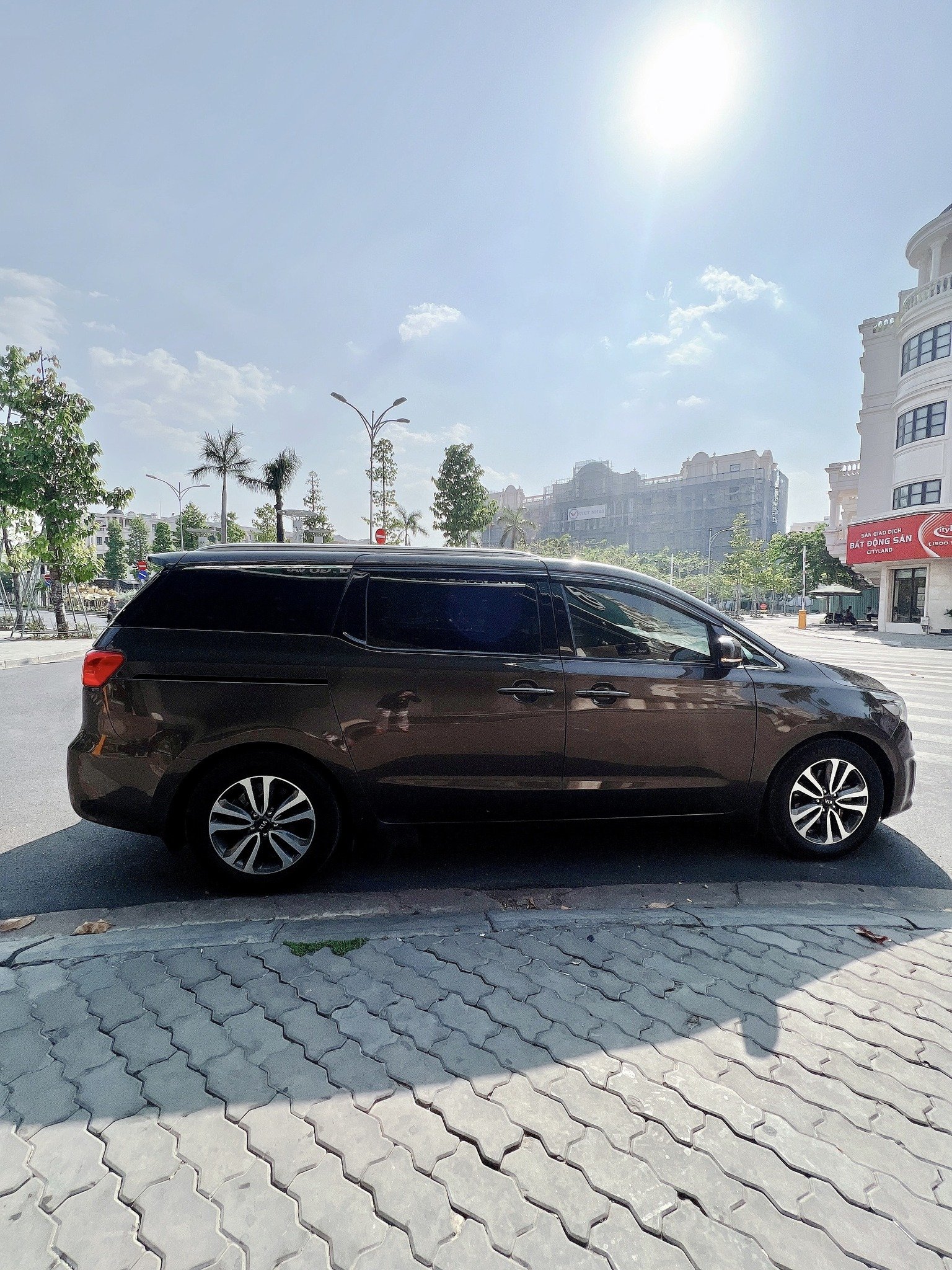 cần bán xe KIA Sedona GATH đời 2016