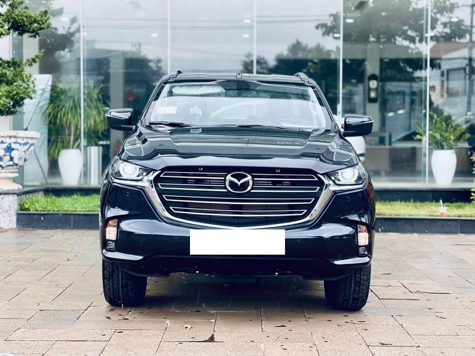 cần bán xe Mazda BT 50 4x2 AT đời 2022