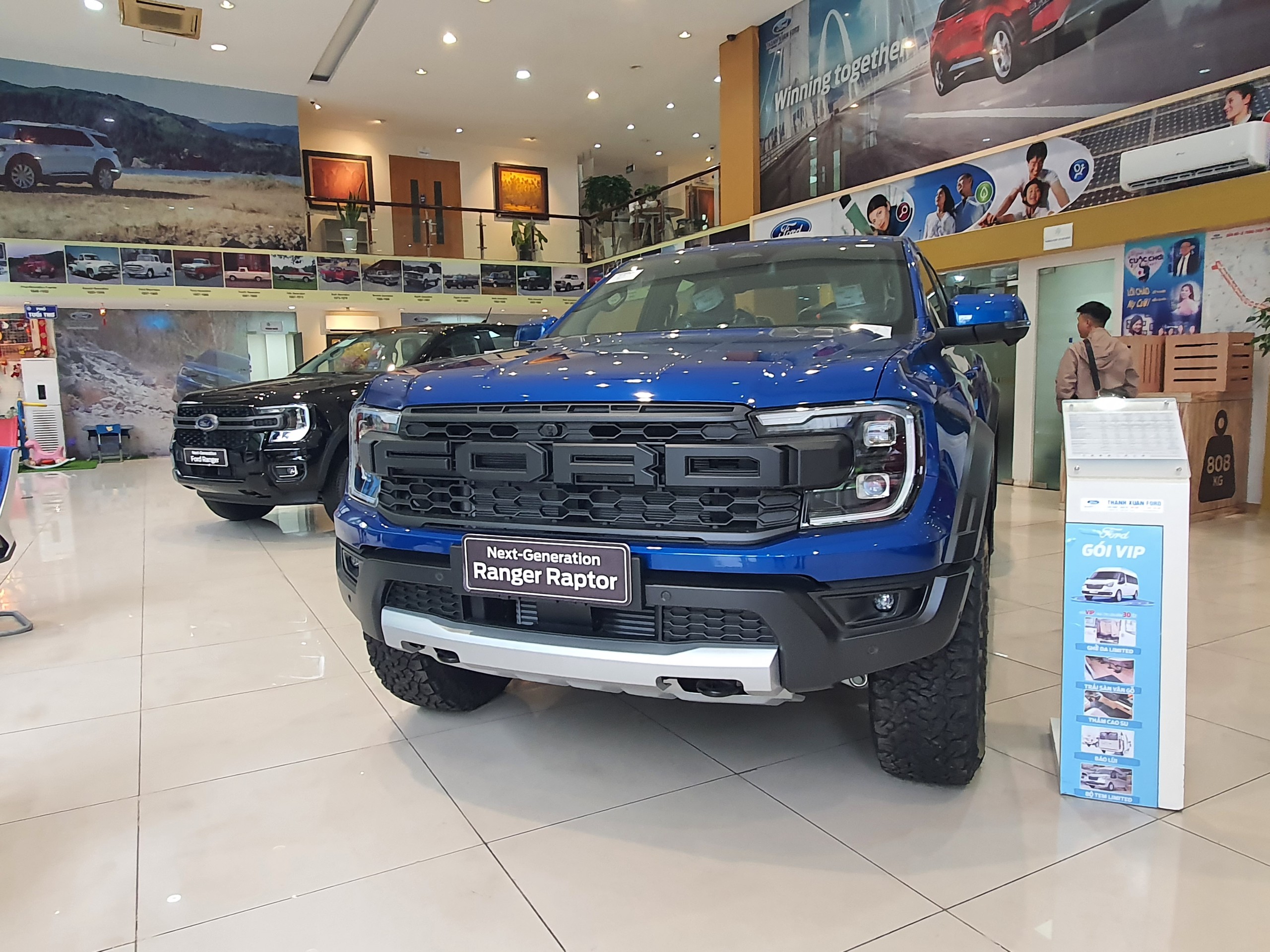 BÁN XE FORD RANGER RAPTOR 2024 GIAO NGAY GIÁ TỐT