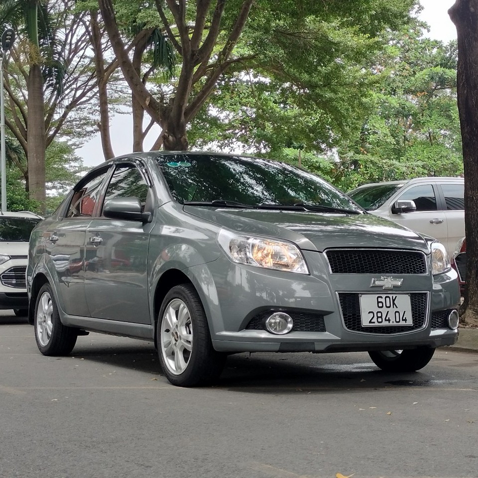 cần bán xe Chevrolet Aveo 1.5 AT đời 2015