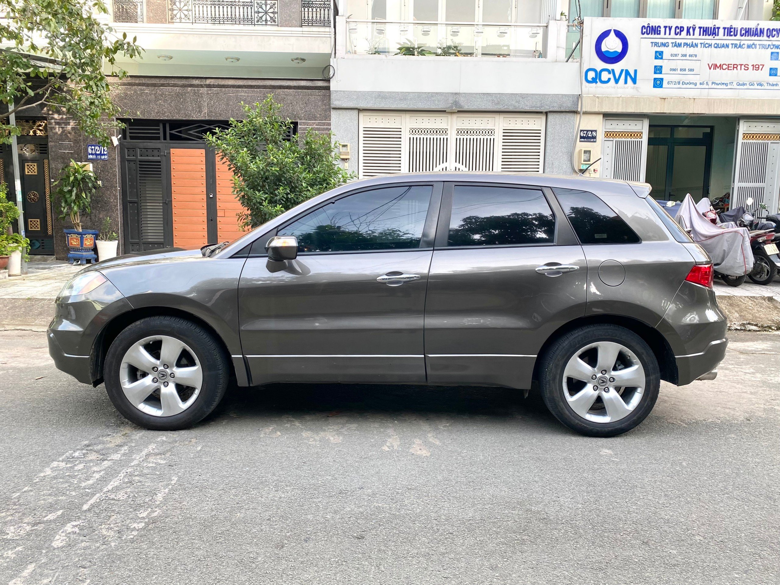 Bán xe Acura RDX 2008, số tự động 2.3, 2 cầu 4x4, full option, màu xám, nhập Mỹ.