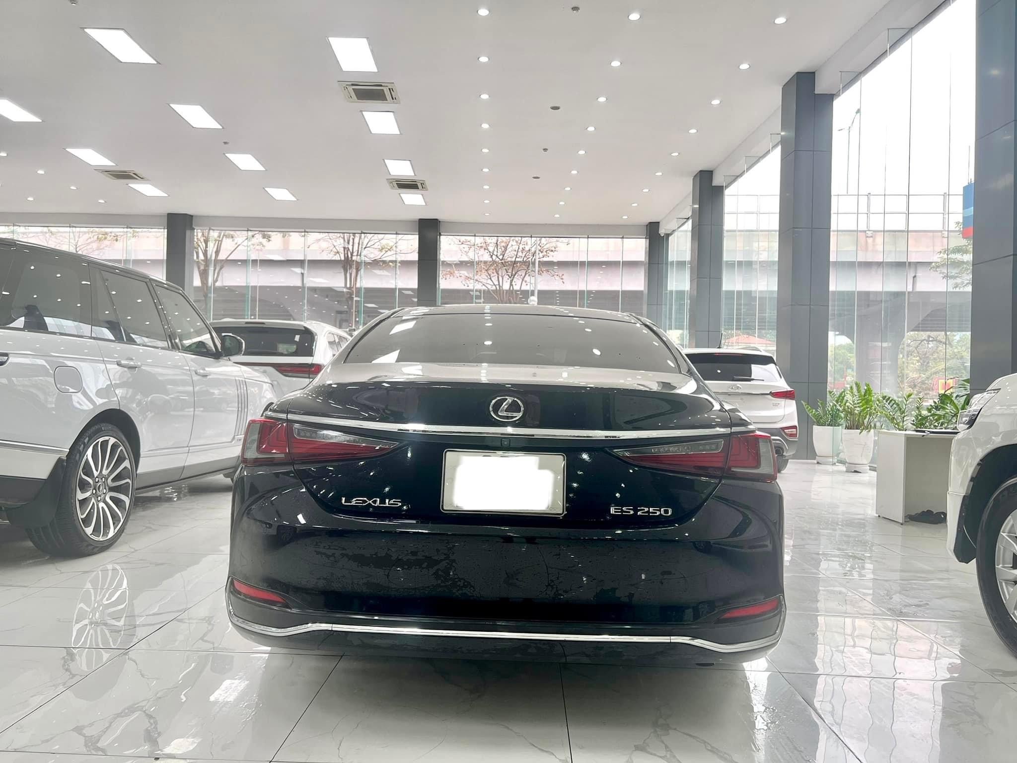 Bán Lexus ES 250 sản xuất 2020, xe chạy ít siêu đẹp,lịch sử full hãng