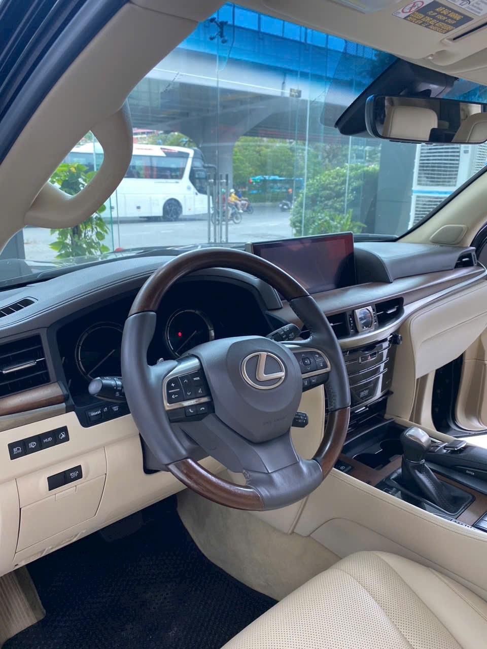 Bán Lexus LX570 nhập Mỹ 2016, biển Hà Nội, xe siêu mới, giá siêu rẻ.