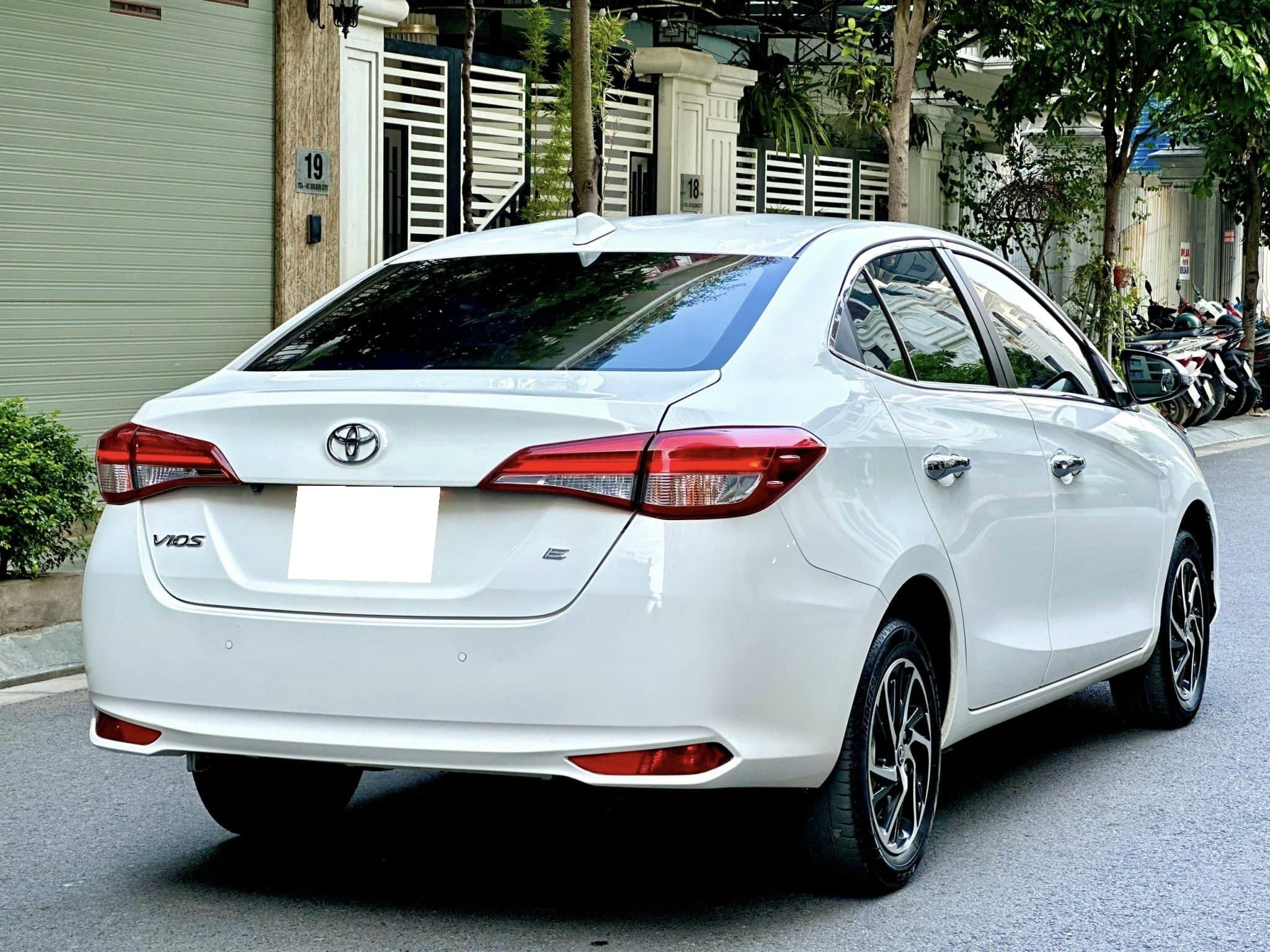 cần bán xe Toyota Vios 1.5E CVT đời 2023