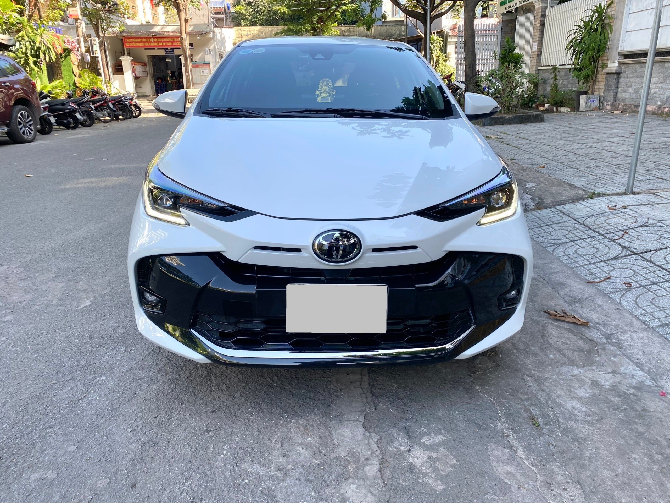 Cần bán xe Toyota Vios bản G AT sx 2023 màu trắng 