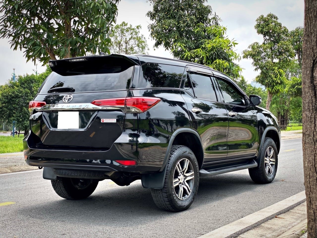 cần bán xe Toyota Fortuner 2.4G 4x2 AT đời 2019