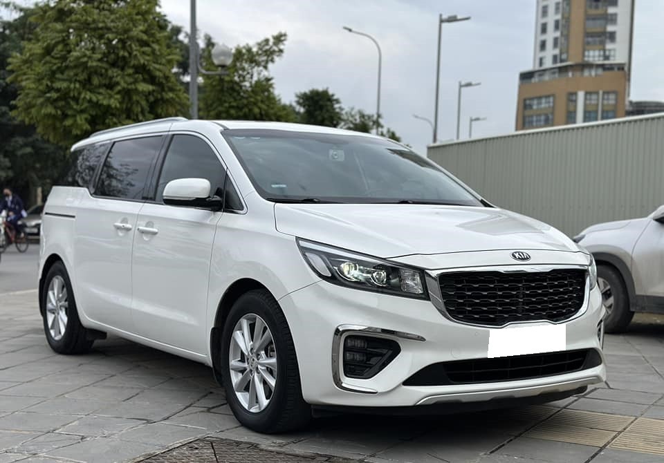 cần bán xe KIA Sedona DATH full dầu đời 2019