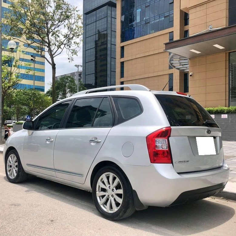 Bán xe Kia Carens 2.0 MT, đời 2014, màu Bạc, giá 212 triệu