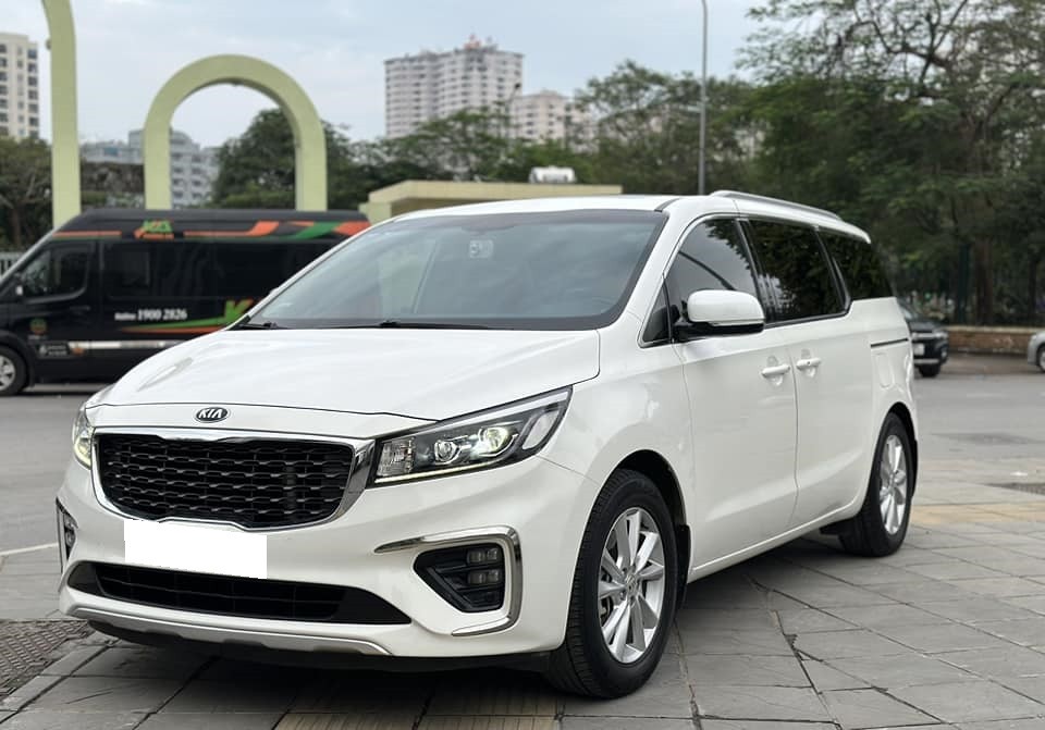 cần bán xe KIA Sedona DATH full dầu đời 2019