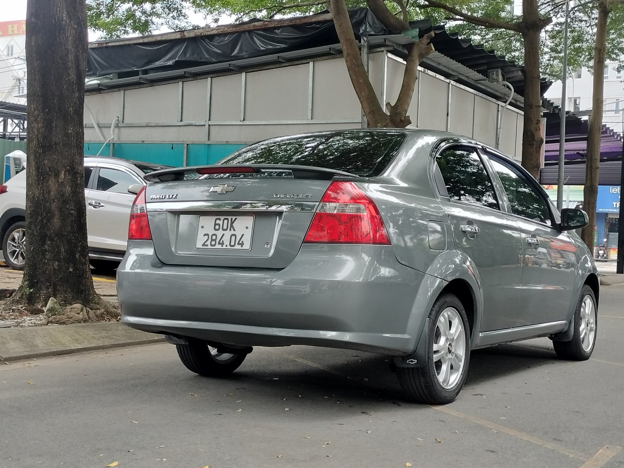 cần bán xe Chevrolet Aveo 1.5 AT đời 2015