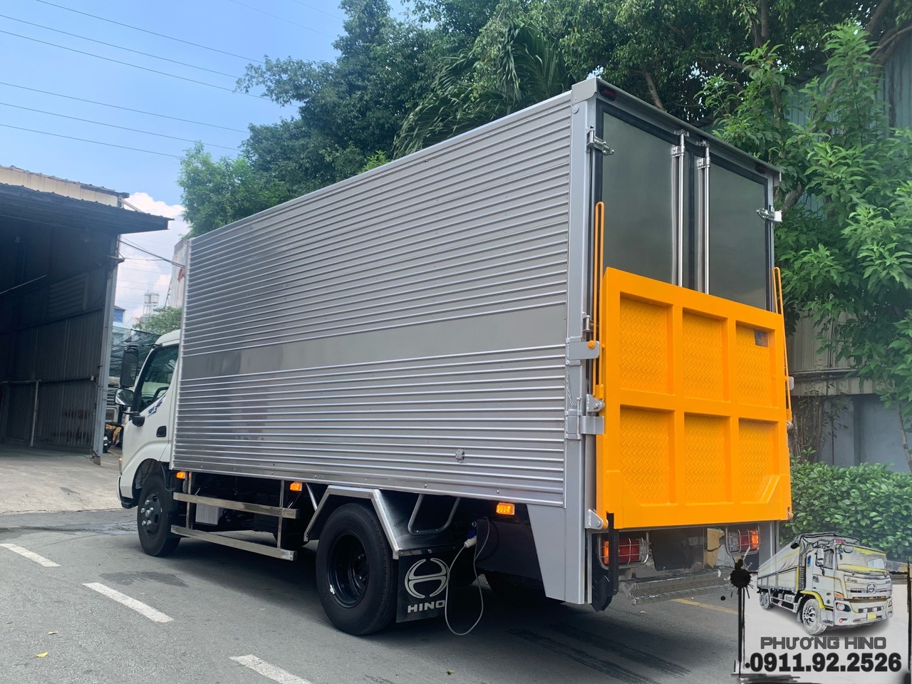 Hino XZU xe chassis đóng mới được nhiều loại thùng