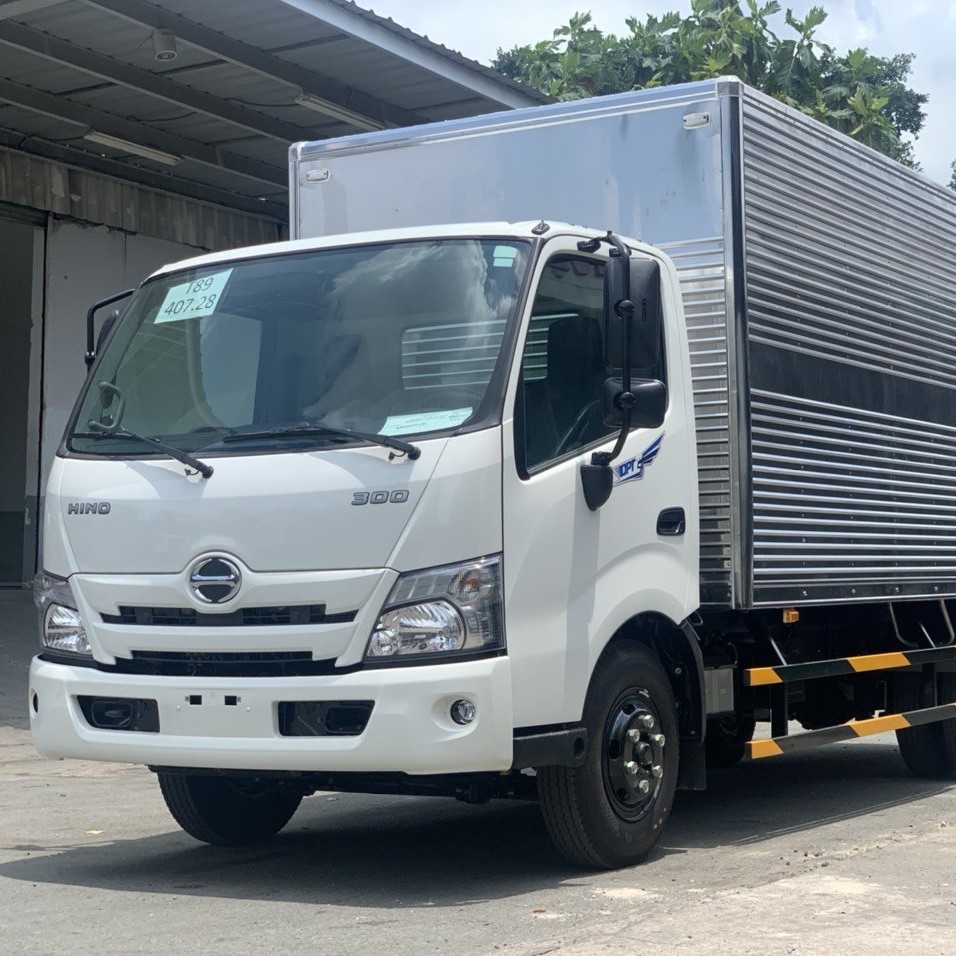 Xe tải 2,5 tấn thùng kín Hino300 XZU710L