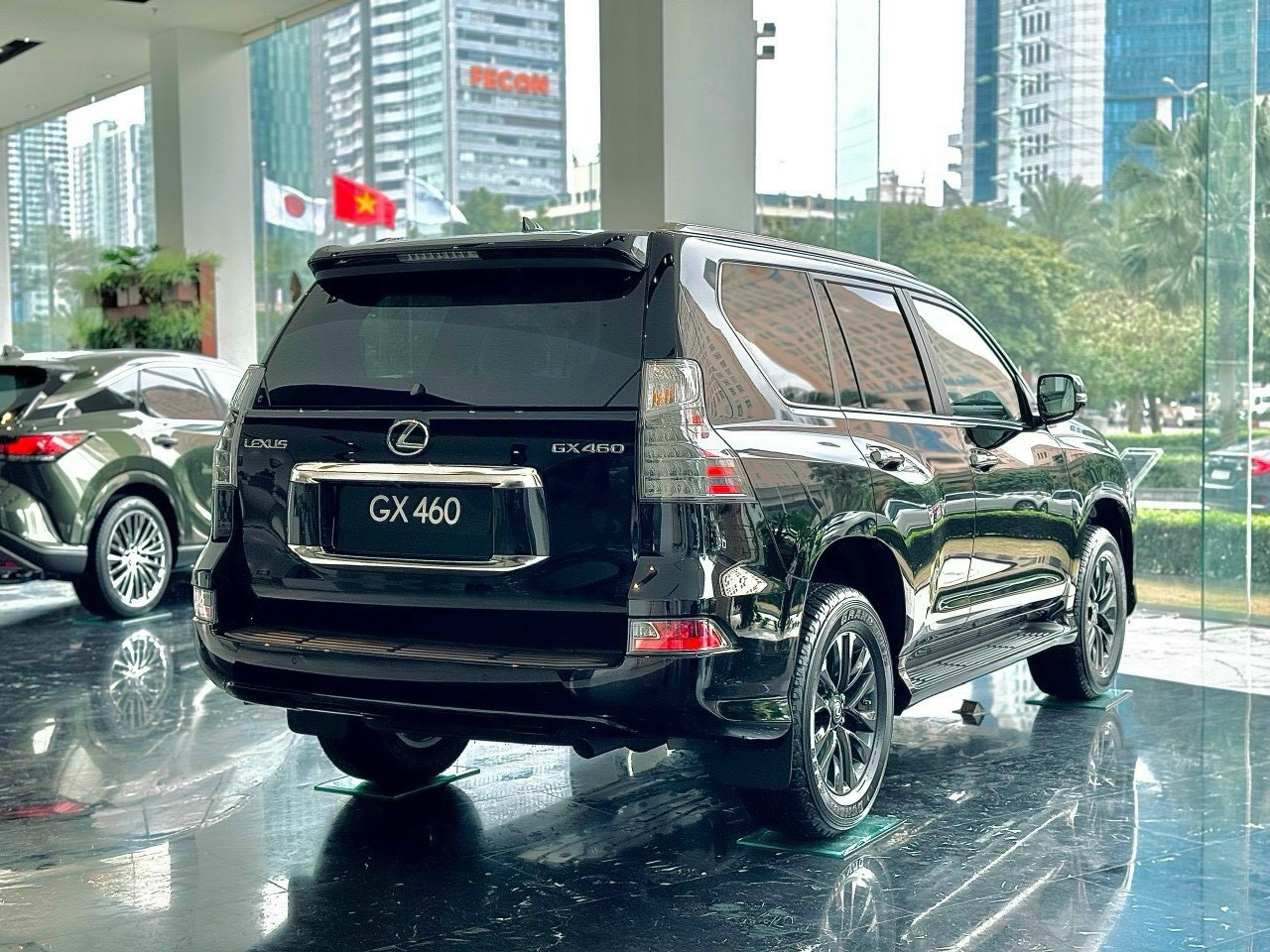 Lexus GX460 - Chất lái dành cho khách Việt