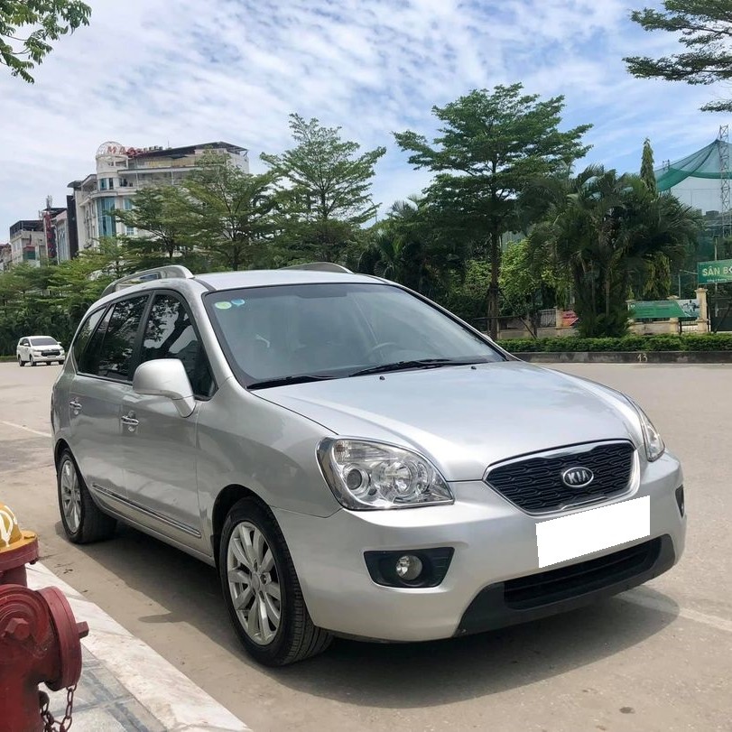 Bán xe Kia Carens 2.0 MT, đời 2014, màu Bạc, giá 212 triệu