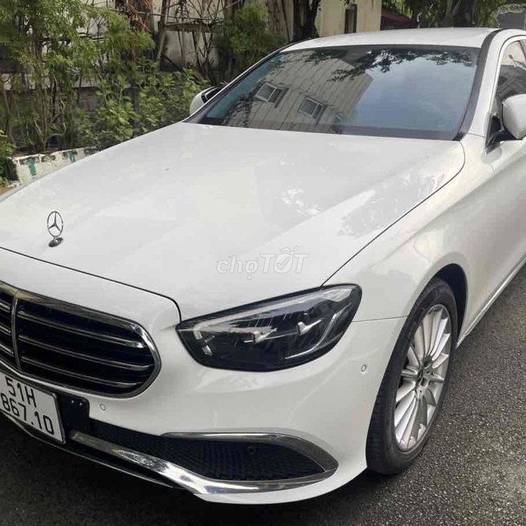 Xe Mercedes Benz  2020  hoa hậu