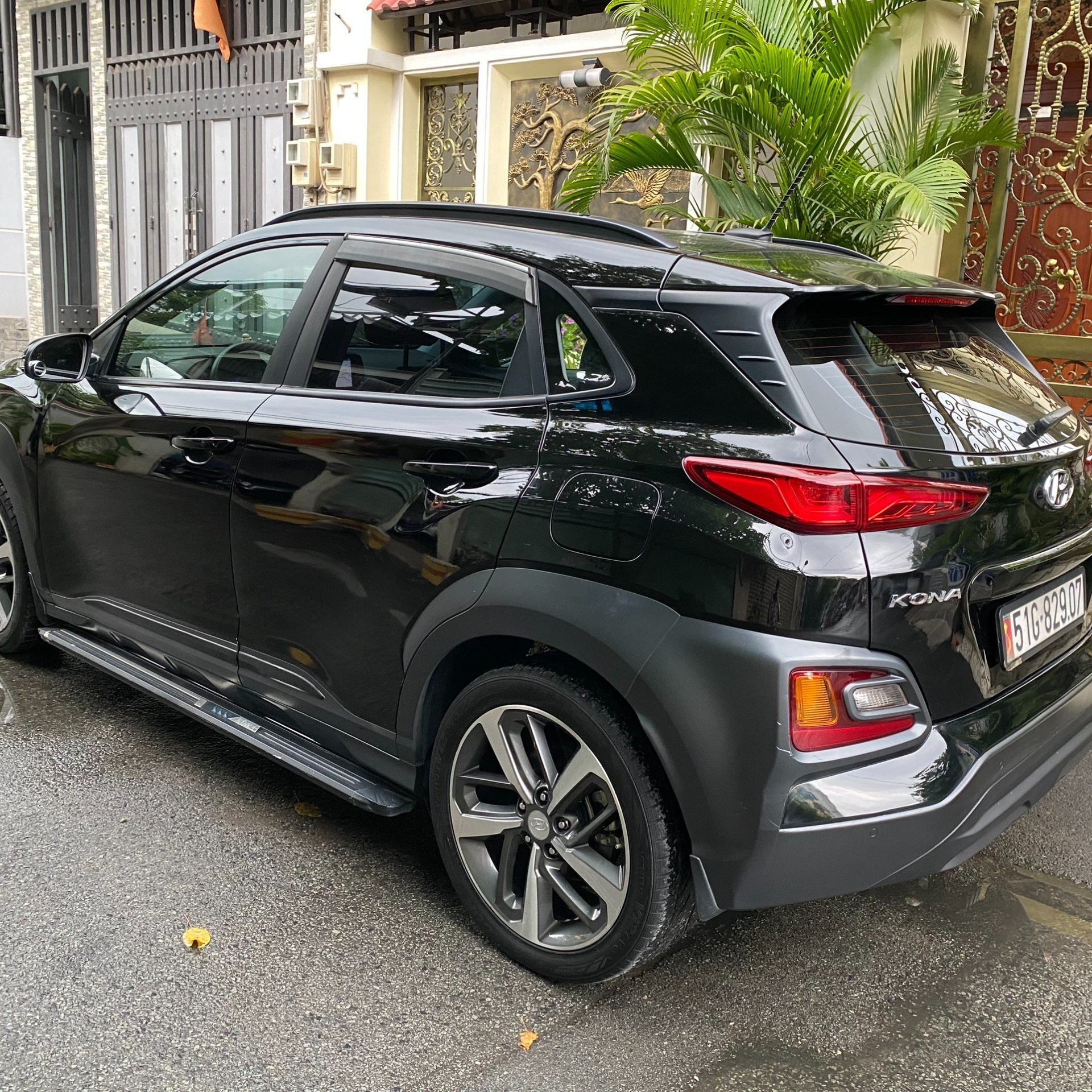 Bán xe Hyundai Kona 1.6 Turbo, đời 2019, màu Đen, nhập khẩu Thái, giá 496 triệu