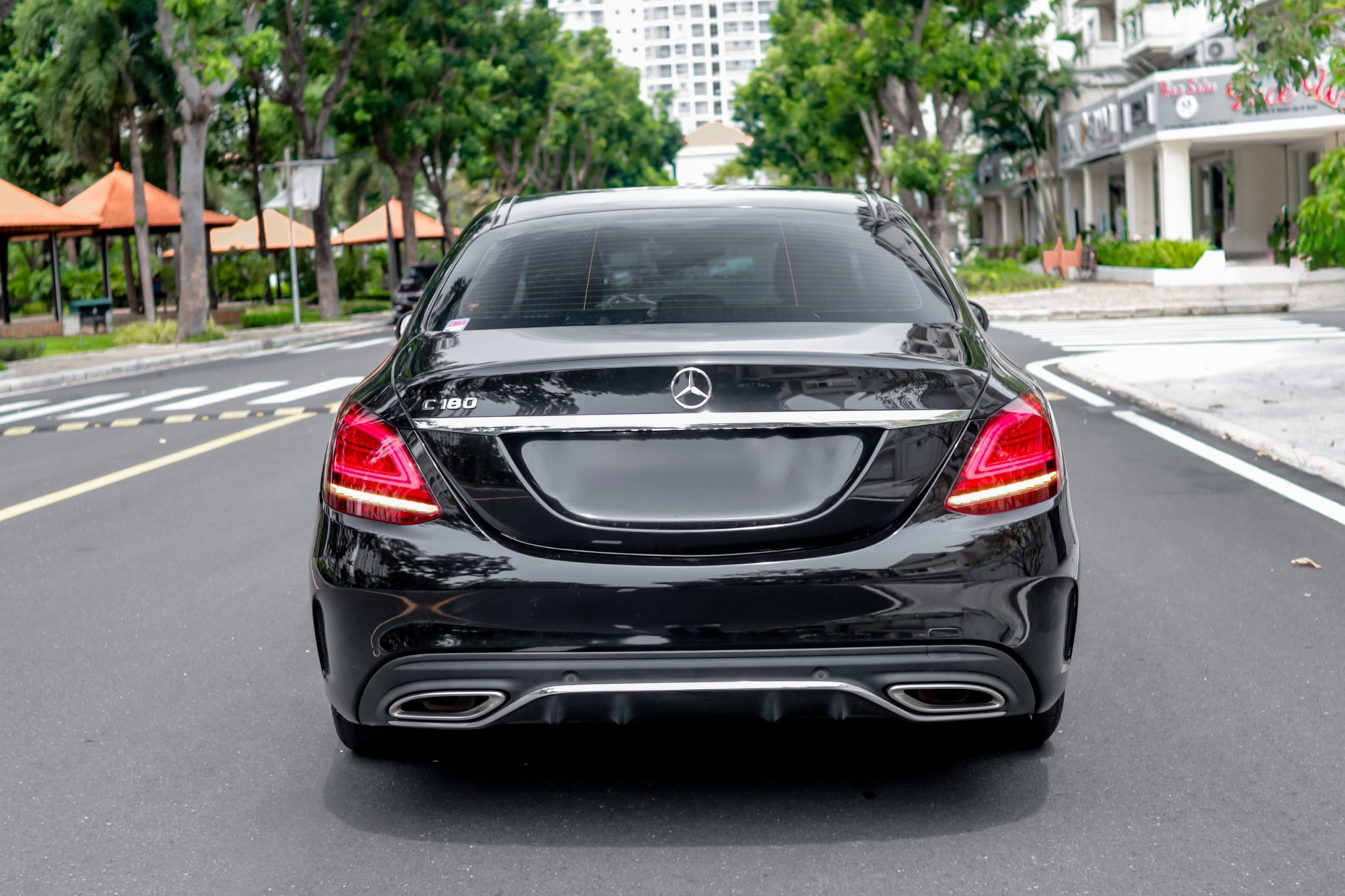 Cần bán em C180 AMG 2021