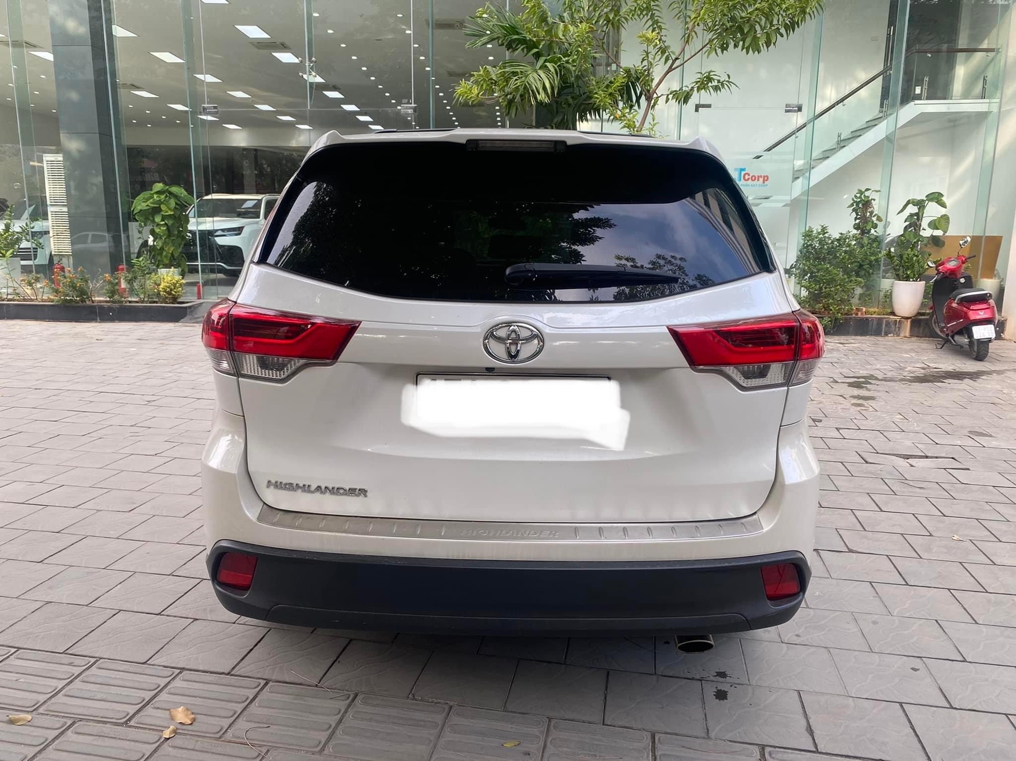 Toyota Highlander 2.7 nhập Mỹ, sản xuất 2017, 1 chủ từ mới, xe mới 99%