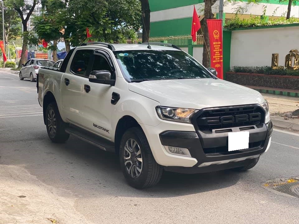 cần bán xe Ford Ranger wildtrak 2.2L 4x2 AT đời 2017