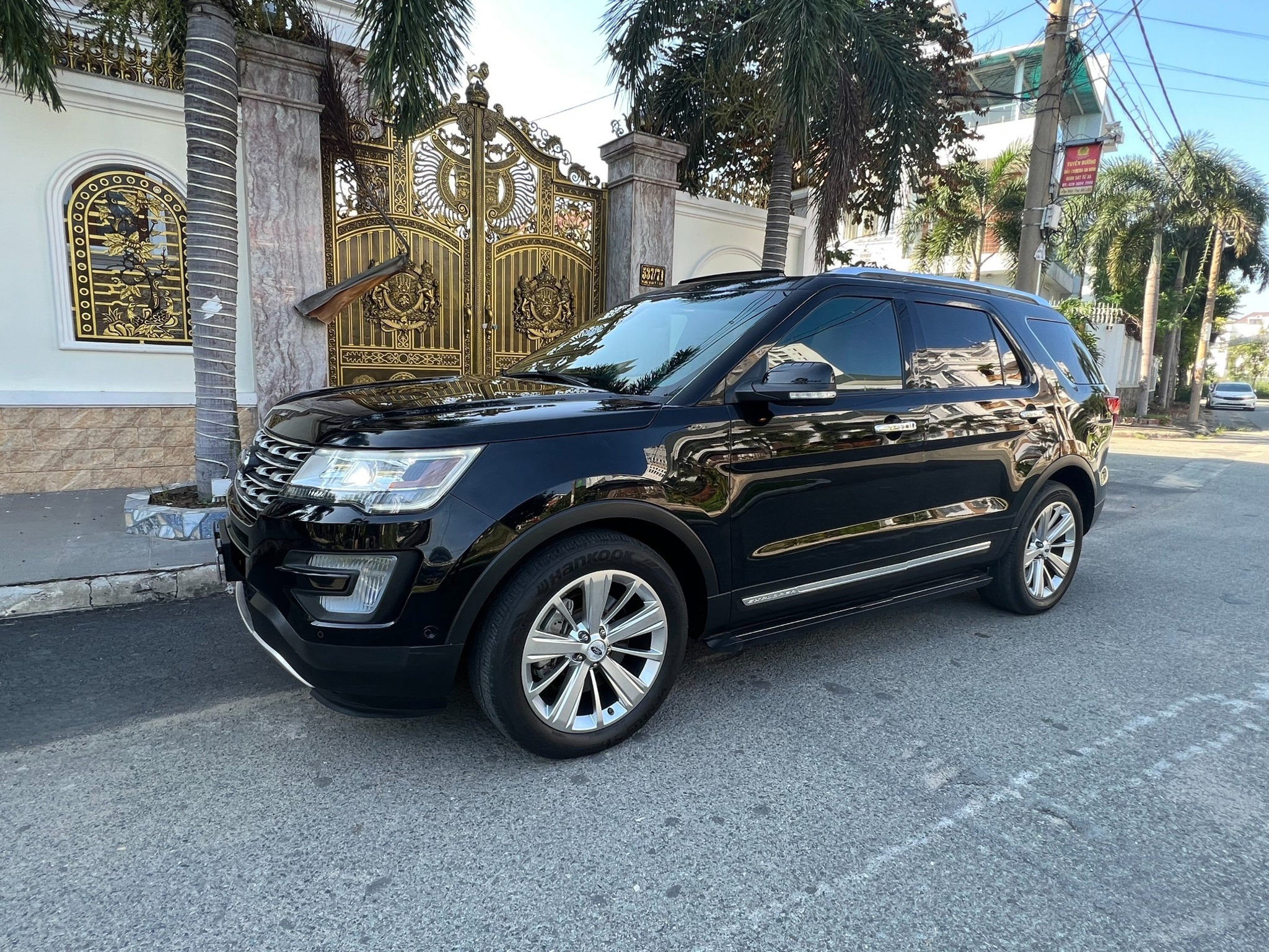 cần bán xe Ford Explorer AT đời 2017