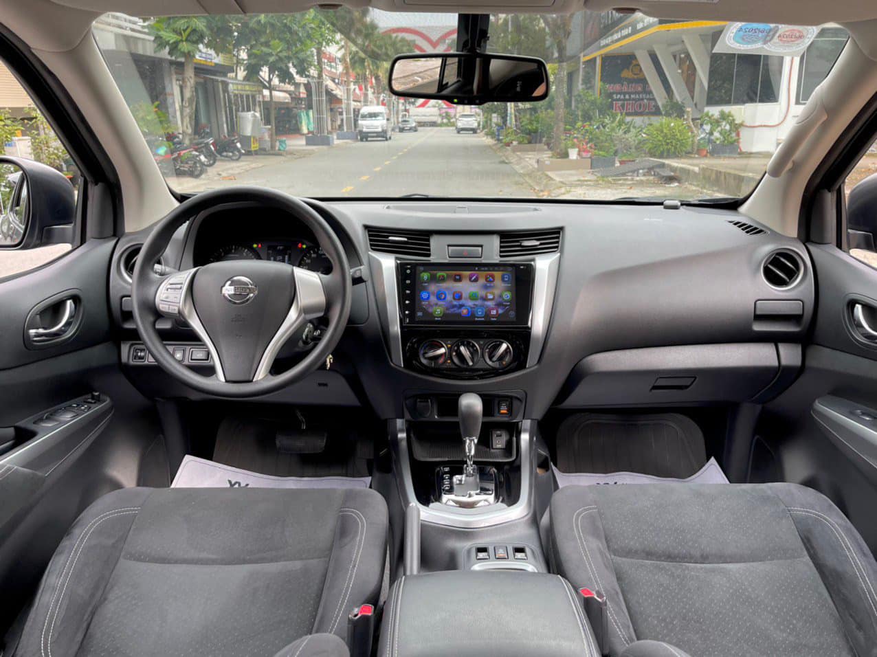 cần bán xe Nissan Terra 2.5L 4x2 AT đời 2019