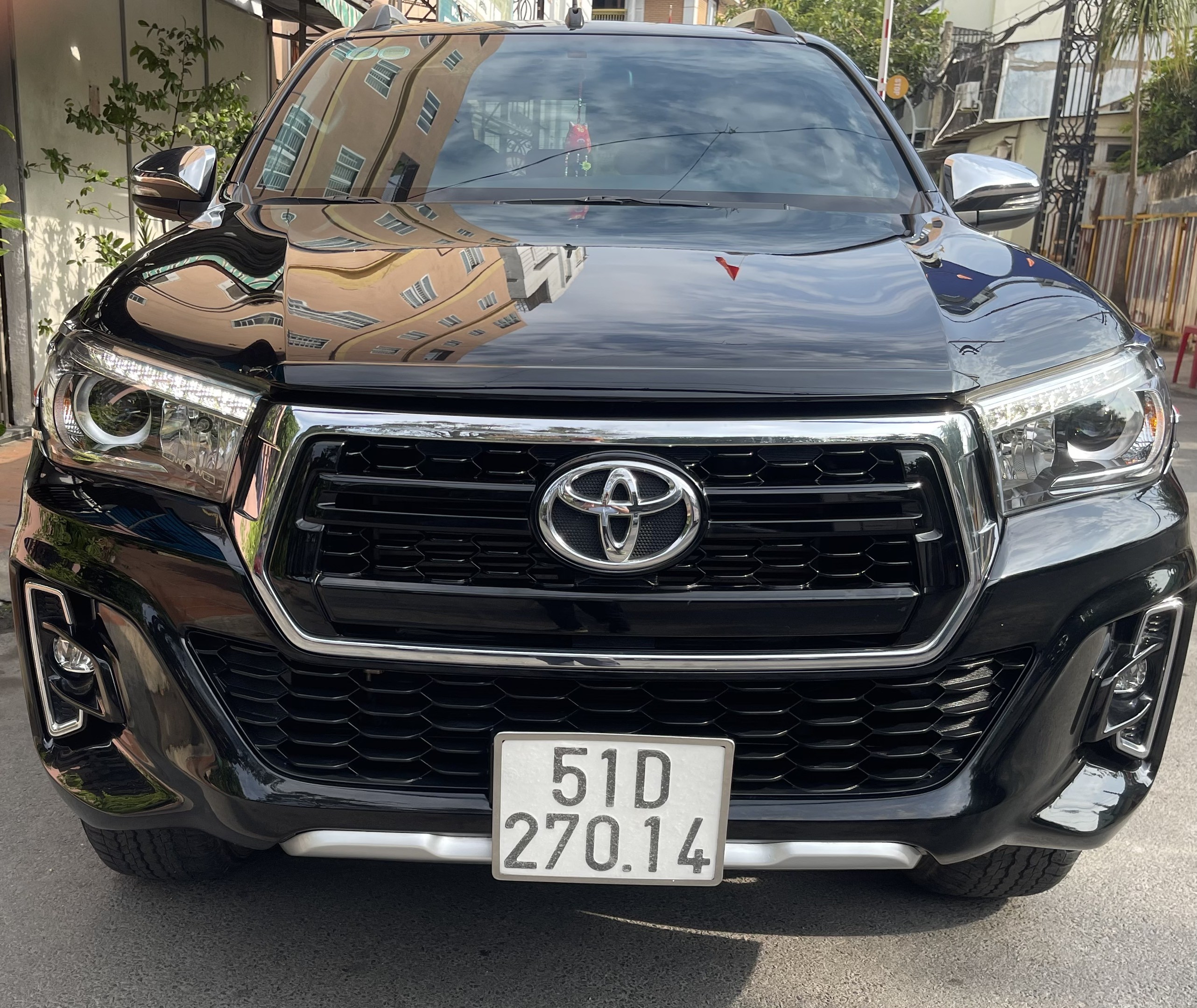 Bán xe Toyota Hilux AT 2 cầu 4x4 sx 2019