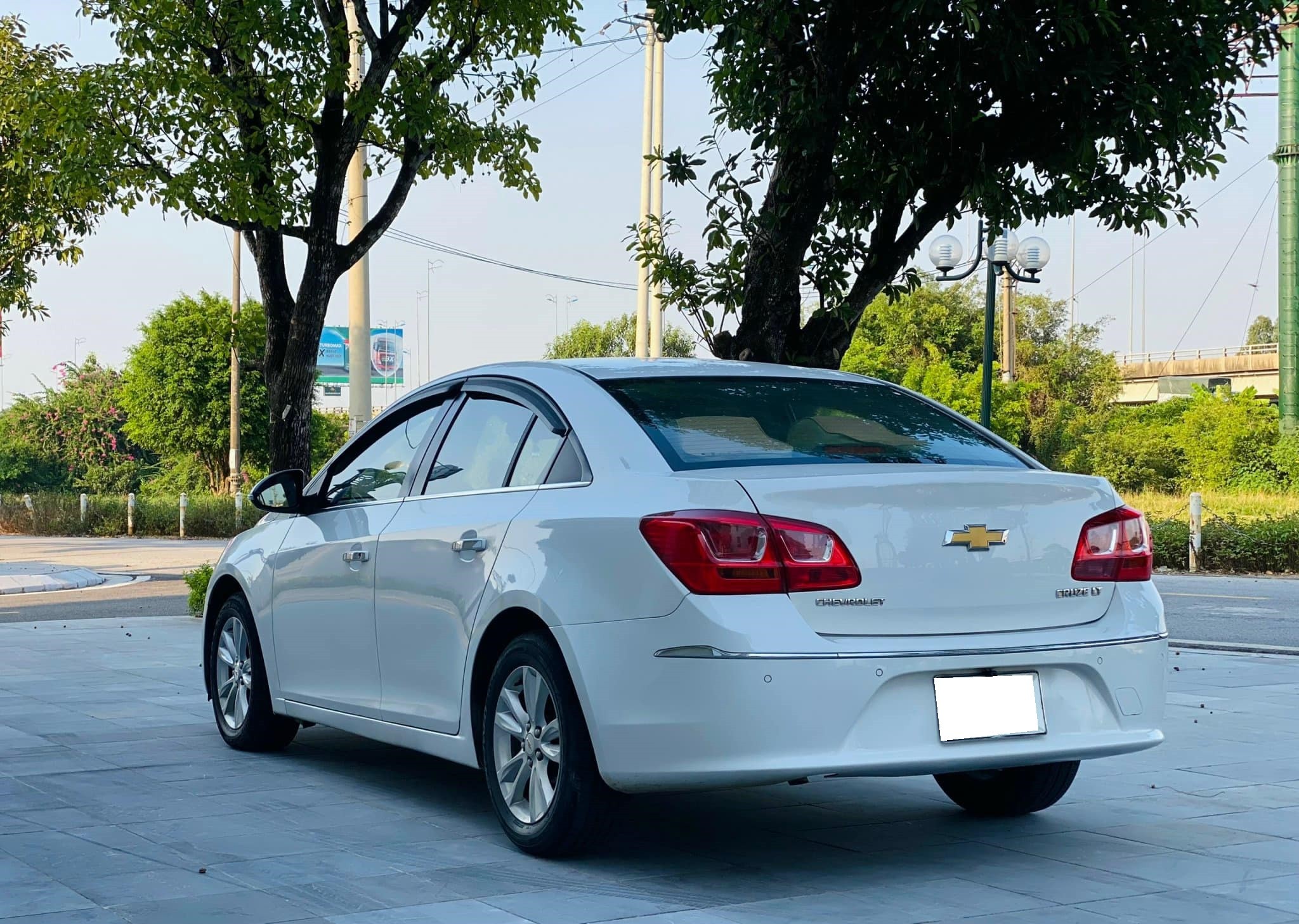 cần bán xe Chevrolet Cruze 1.6 MT đời 2017