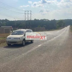 Nissan Livina AT1.8 Vàng cát