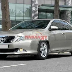 Toyota Camry 2.5Q 2014 màu vàng cát