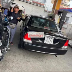 Ford Laser Đen 5 chỗ