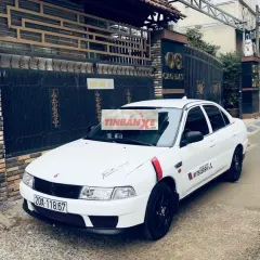 Mitsubishi Lancer Trắng