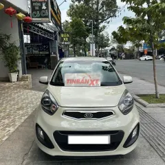 Kia Morning Trắng kem
