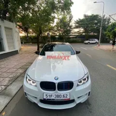 BMW 320i màu Trắng