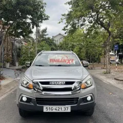 Isuzu Mu-X 7 chỗ Bạc
