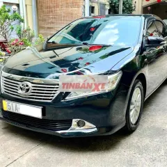 Toyota Camry 2.0E. Xe gia đình rất đẹp