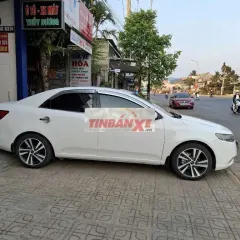 KIA Forte 2010 số sàn màu trắng