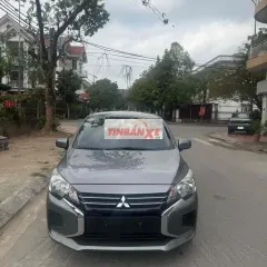 Mitsubishi Mirage Xám