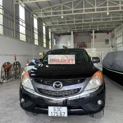 Mazda 5 chỗ màu Đen