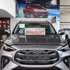 Isuzu MU-X 7 chỗ màu Bạc