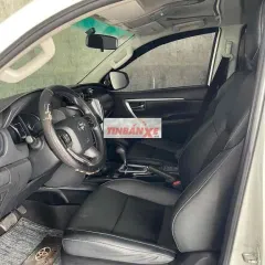 Toyota Fortuner Trắng 7 chỗ