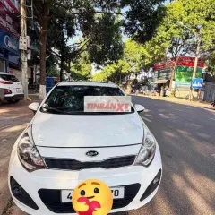 Kia Rio Sports Hatback 2012 Trắng