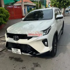 Toyota Fortuner Legender 2021 Trắng