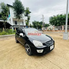 Kia Carens 2.0 Số sàn 7 chỗ Đen