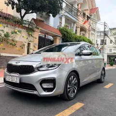 Kia Rondo 2.0 số tự động 7 chỗ model 2018