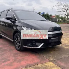 BYD M6 MPV đen