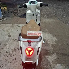 Xe máy điện Yadea Oris Trắng