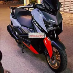 Yamaha Xmax 300 2025 Xám 4000 km